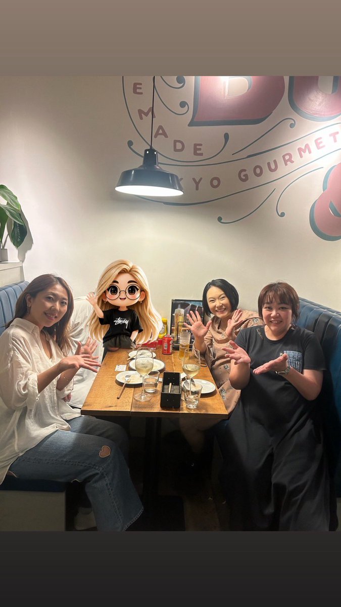keikojoker's tweet photo. 池袋CHILLAX BURGERS&amp;WINEに
歌手の水月杏姫さん、森川愛さん、ラジオパーソナリティーのKokoさんと行ってきました！女子会ですw
ワイン🍷と池袋スマッシュ(スマッシュバーガー)初体験。
これもめっちゃ美味しい🤤
そのあともK's BARで終電ギリギリまでお喋り😂楽しかったです！ https://t.co/WfYUA2cM33