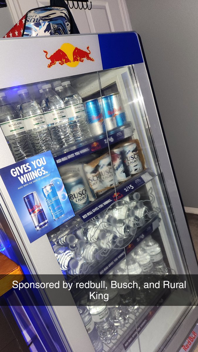 Findorita's tweet photo. Hey @redbull How can a lower level Tiktok streamer get a little sponsor from you ? And before you ask yes I will put redbull in my streams. I already have a big cooler from a gas station and have tried nearly all the Sugar free redbulls. Yall are my energy drink! https://t.co/Ipvfsg6yK9