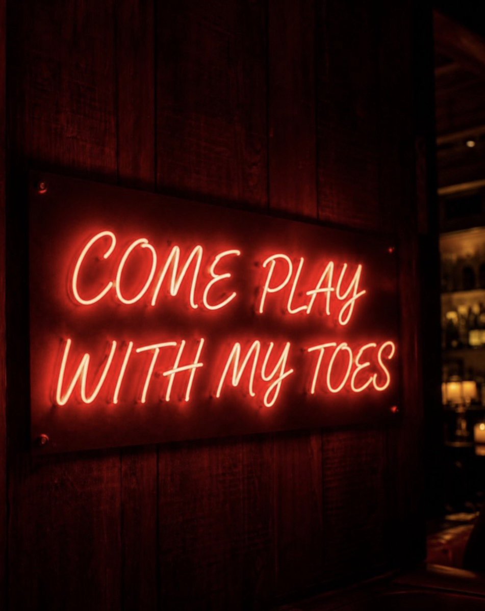 FeetFinder's tweet photo. nice and slow https://t.co/Ys4RmGKFqO
