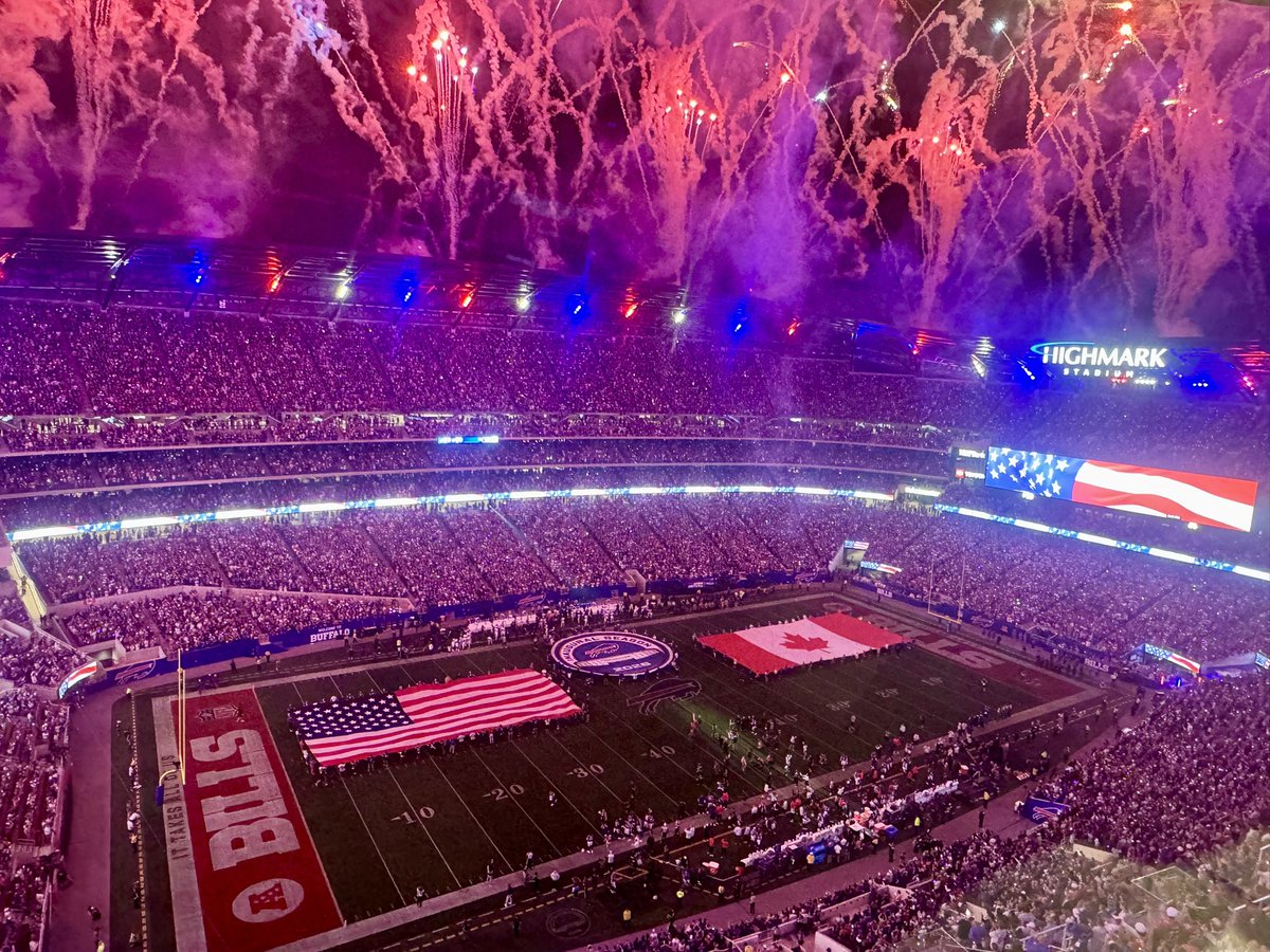 AndyYoungTV's tweet photo. Welcome home #BillsMafia https://t.co/iBmqmc2ynU