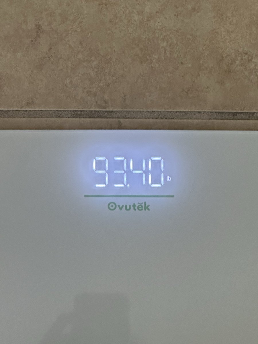 y4badab4doo's tweet photo. basically larping this ed bc it’s been taking me months to break out of 93lbs :/ https://t.co/b9rc1DgJgI