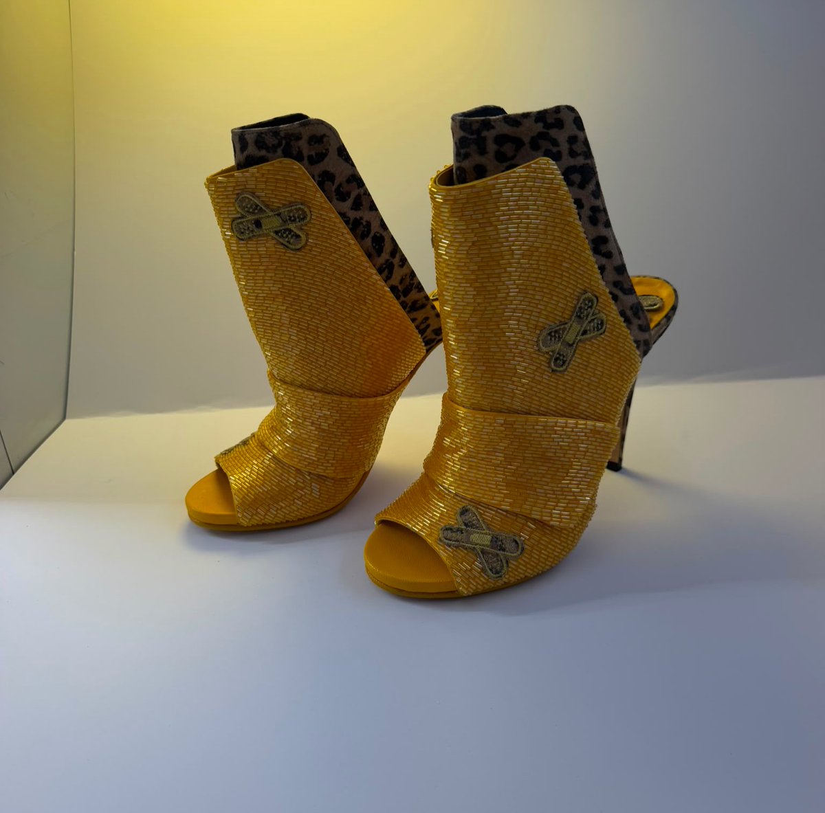 streetsouk's tweet photo. https://t.co/OBcKa9r5Wb x Basta “TACCHI DELLA MADONNA” https://t.co/HTHtLYW9tG