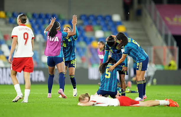 10_santigol's tweet photo. https://t.co/cURqYPEvji

COLOMBIA VENCE A POLONIA Y AVANZA A LOS CUARTOS DE FINAL DEL MUNDIAL SUB-20 FEMENINO 2026
Por :  @10_santigol 
#ColombiaSub20 #SeleccionColombia #ColombiaFemenina #MundialSub20 #MundialFemenino #FutbolFemenino #Colombia #Tricolor #VamosColombia #FIFA https://t.co/C8Mn6ugd3F