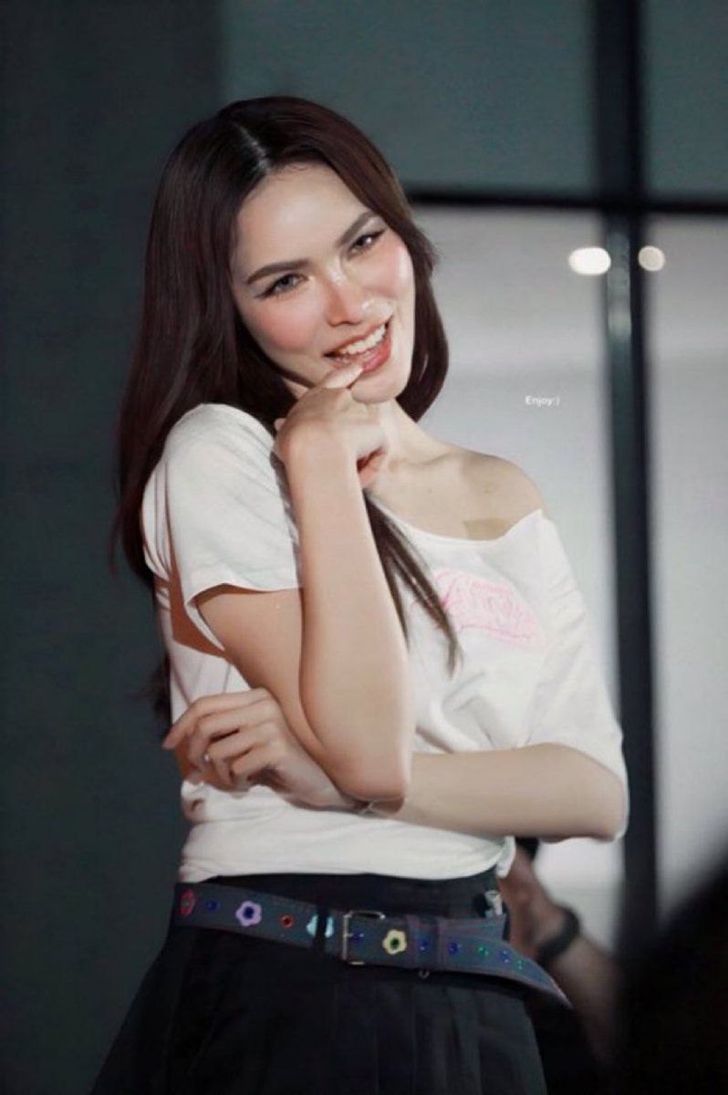 jipjoice55's tweet photo. หลงเสน่ห์ หลงรักรอยยิ้มคนสวย

PRECIOUS TIME CHARLOTTE18
#ชาล็อตออสติน #CharlotteAustin @itscharlotty https://t.co/2aJO2tdm6Q