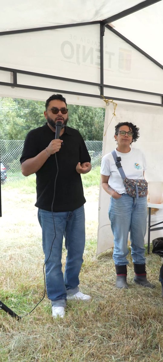 yeisoncajamarca's tweet photo. Nos organizamos para defender las #APPA ✊

Hoy, junto a varios compañeros de la bancada del @pactohistorico, visitamos una de las Áreas de Protección para la Producción de Alimentos, ubicada en Tenjo, Cundinamarca.

Desde el territorio ratificamos nuestro compromiso de defender y acompañar a las y los campesinos que trabajan estas tierras y garantizan la producción de alimentos para nuestras comunidades.

Hoy estas áreas están en alerta por cuenta de proyectos regresivos que amenazan con acabar con estos territorios productivos y poner en riesgo la seguridad alimentaria.

La tierra que produce alimentos se defiende, y a quienes la trabajan también.
.
.
