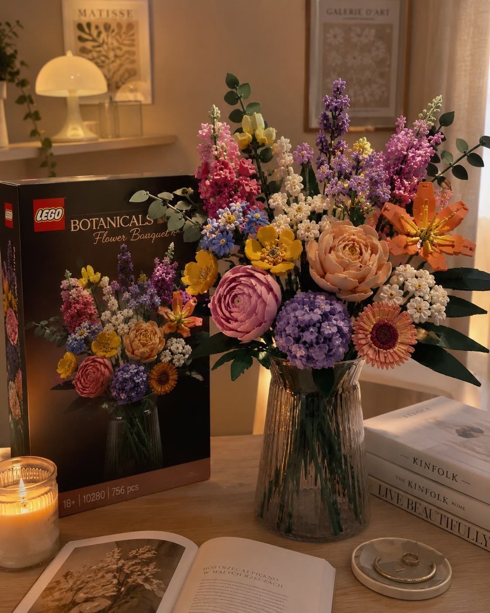 KatyaIvano22521's tweet photo. えーっと、
まじLEGOフラワー素敵すぎて一刻も早く部屋に飾りたい https://t.co/ENbyexNob0