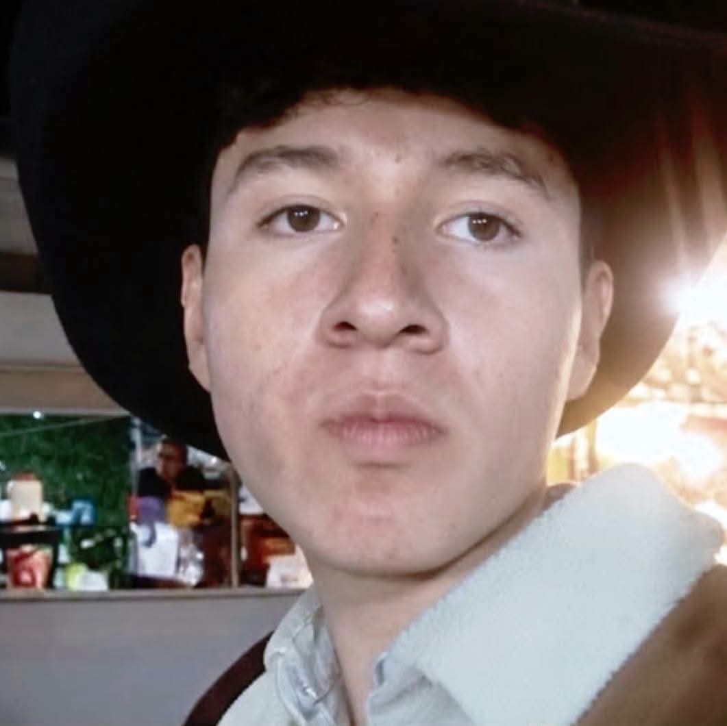 laredcincoradio's tweet photo. #ServicioSocial🔎|| Familiares de Brayan Pedro Hernández solicitan apoyo para localizarlo, luego de perder contacto con él desde el 14 de septiembre, cuando fue visto por última vez en Tepeyahualco. Viajaba a bordo de un vehículo con placas XTB-970-C. https://t.co/iqY0sKB1yw