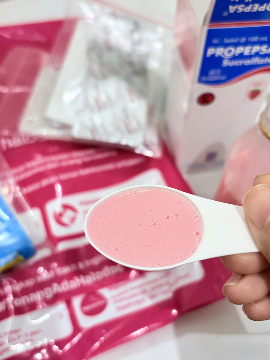 yourwaivvu's tweet photo. Sarapan dulu pake sucralfate pinky ini sebelum makan. 😍😋🤤🍓 https://t.co/THhzYtqaqe