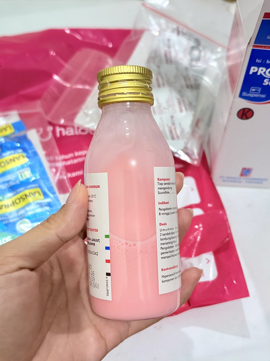yourwaivvu's tweet photo. Sarapan dulu pake sucralfate pinky ini sebelum makan. 😍😋🤤🍓 https://t.co/THhzYtqaqe
