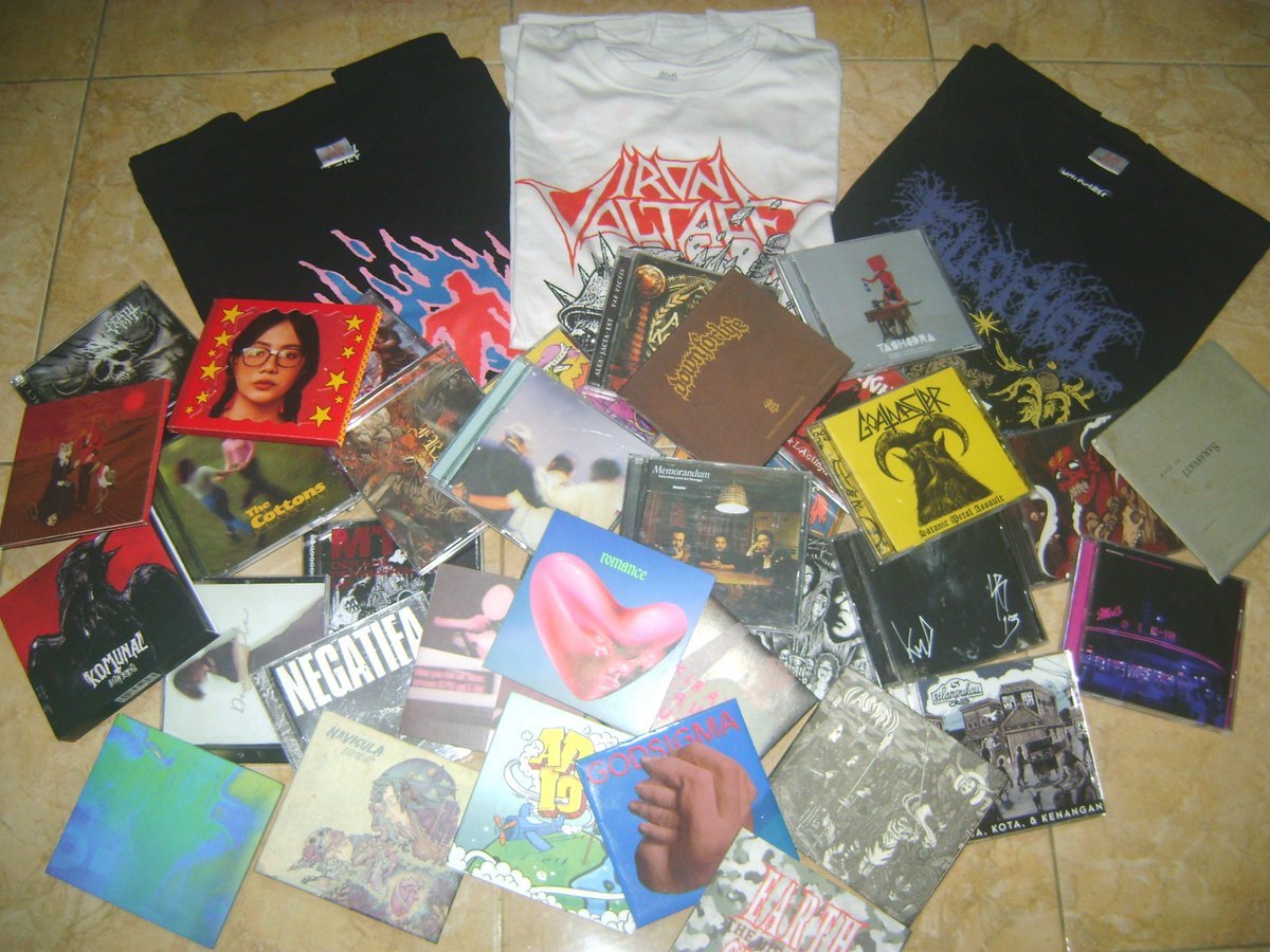 mabukklaut's tweet photo. halo barangkali ada yang minat koleksi pribadi saya, untuk detail dan harga ada di bawah.
izin tag @kolonigigs_ @iamnotfussed @meme_posser @bleednectar @AndyHusky666 https://t.co/xKQid27gct