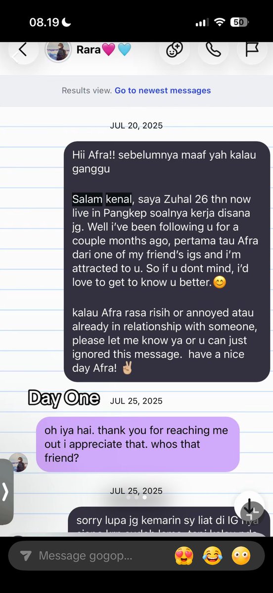 shuamik's tweet photo. inilah kehidupan ku!!! kehidupanku cmn kerja, pulang, nge event, pocadate, photbooth kpop, fangirling, trs nyari cowonya gmn? ga prnh nyari cowo, cowonya tbtb aja dtg gini ngechat😭☺️🙏🏻 (fotonya aku ambil dri konten tiktok suamiku wkwk) https://t.co/iCycTDHbe6