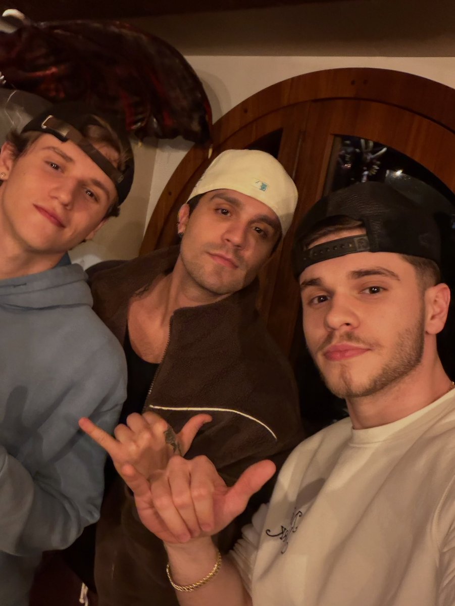 newsls tweet picture