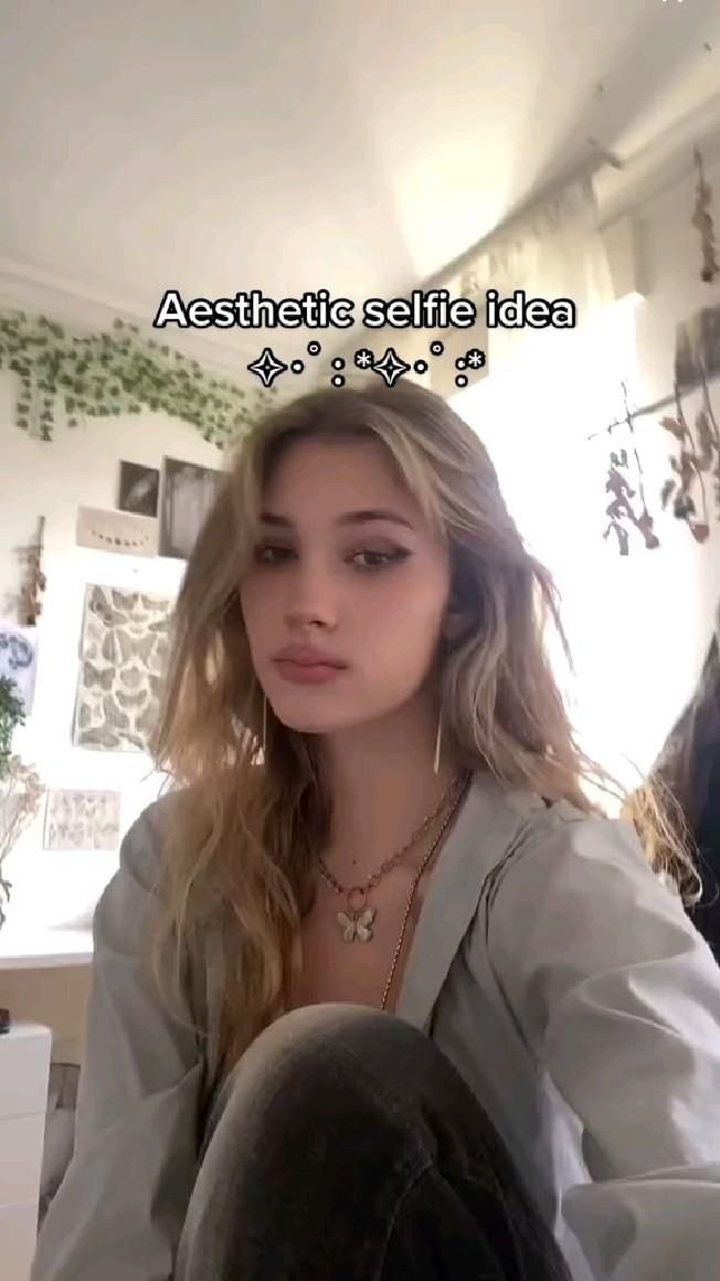 DanielAlle9gn's tweet photo. Ok not saying that I won’t still be obsessed with it, but why is my fault London a copy and paste of Mia culpa😭😭😭😭😭😭😭 idk why but I thought it’d be slightly different…. https://t.co/zyk2bZnbpK