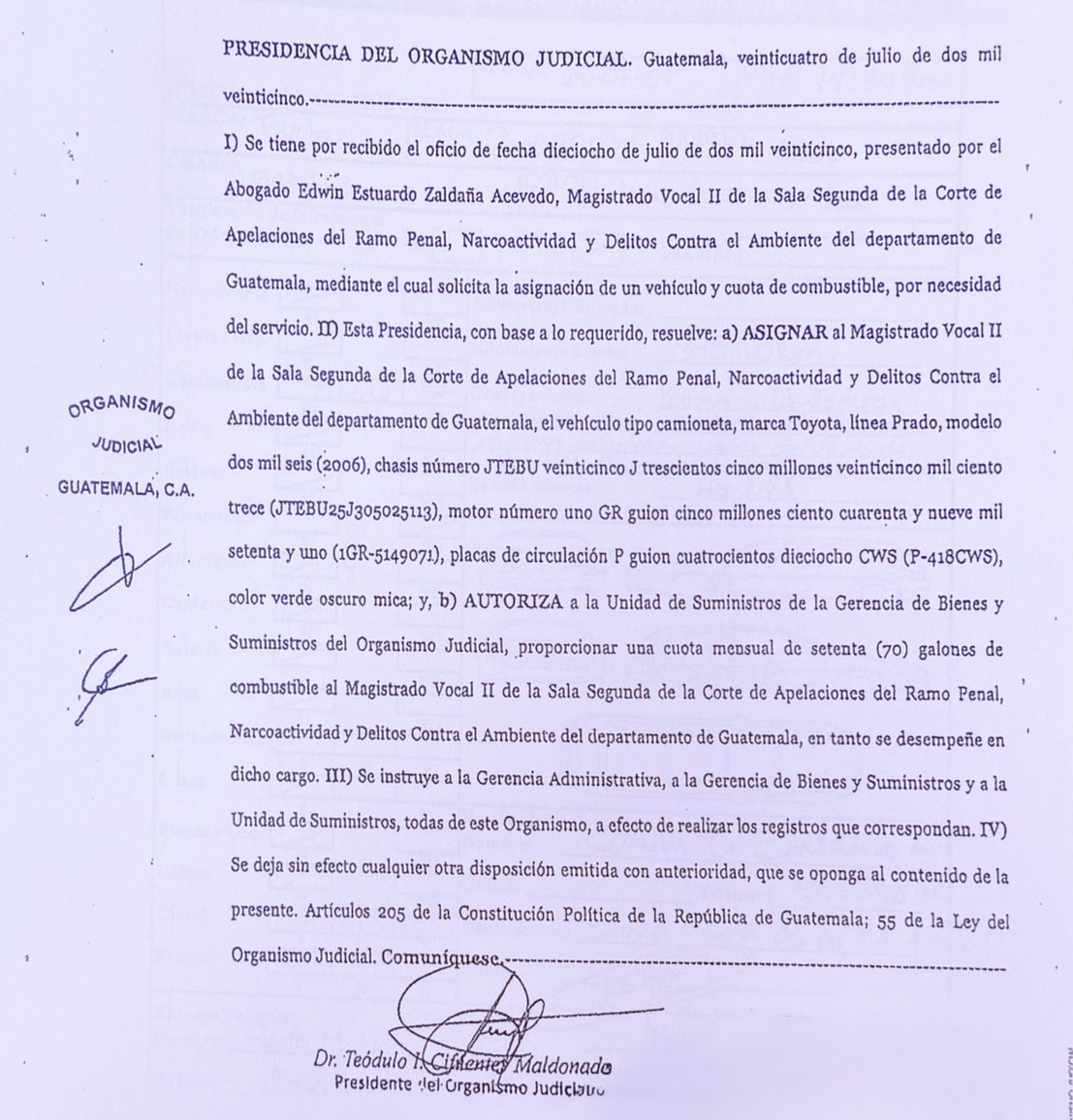 dcuevas_pl's tweet photo. El vehículo asignado al magistrado Edwin Zaldaña, involucrado en el accidente que dejó un maestro de música fallecido, fue entregado por orden de Teodulo Cifuentes cuando era presidente de la CSJ, designadole 70 galones de combustible al mes. https://t.co/FlIrV68STT