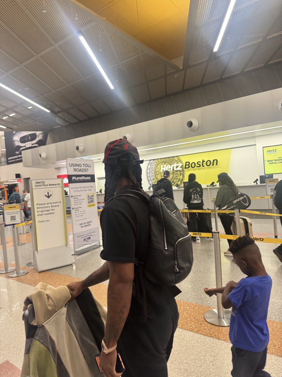 Eneekonese's tweet photo. Can confirm I saw Stephon Gilmore at the Hertz counter in Boston! #GoPats 😂 https://t.co/Wpmi2evWa1