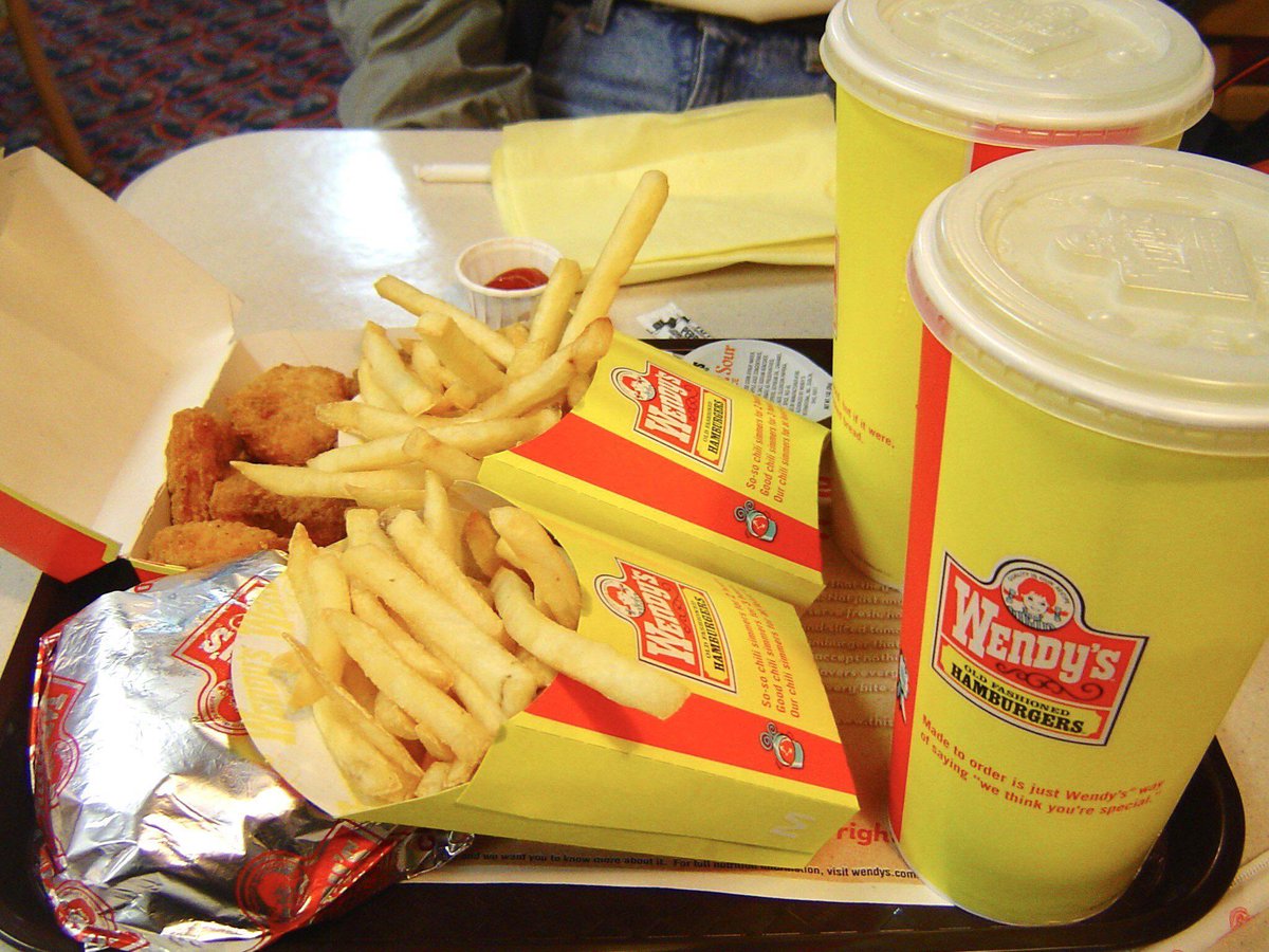 bysciarratta's tweet photo. Yellow @Wendys tasted better 🍔 

#nostaglia https://t.co/cRNPIeI0pp