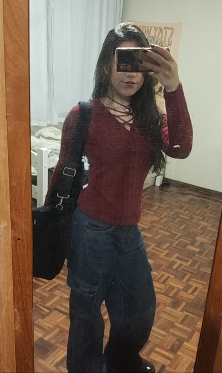 covenscript's tweet photo. o look de hj p ir jantar no ru ter 1 aula de francês e ir embora https://t.co/nLuummg0o6