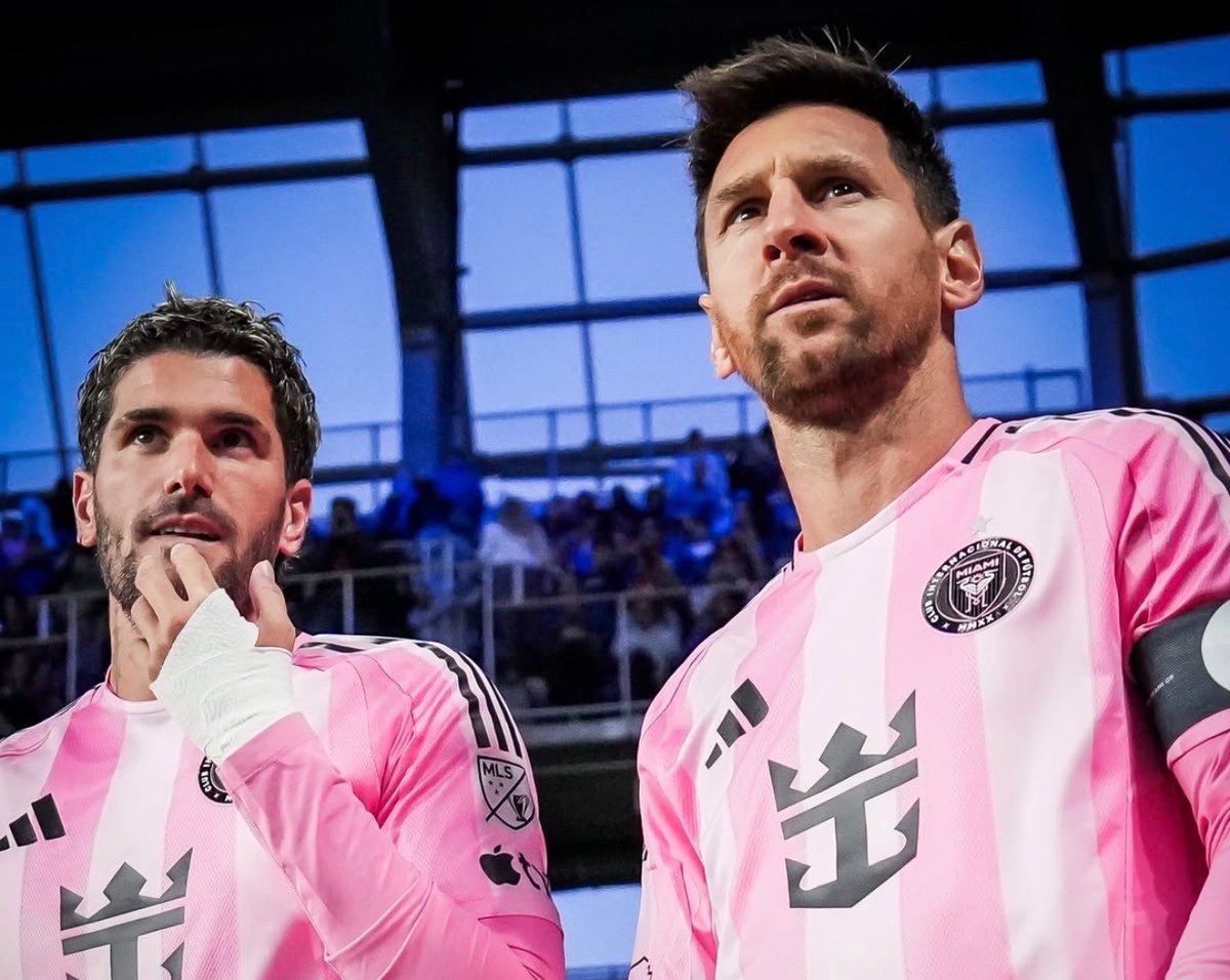 FabrizioRomano's tweet photo. 🌕🇦🇷 Rodrigo De Paul: “In my opinion, Leo Messi should win the Ballon d'Or”. 

“For me there is no discussion, what he did at this World Cup at the age of 39 and being the best player of the tournament... no one will do anything like that ever again”, told TUDN Mexico. https://t.co/H4FAHuQut7