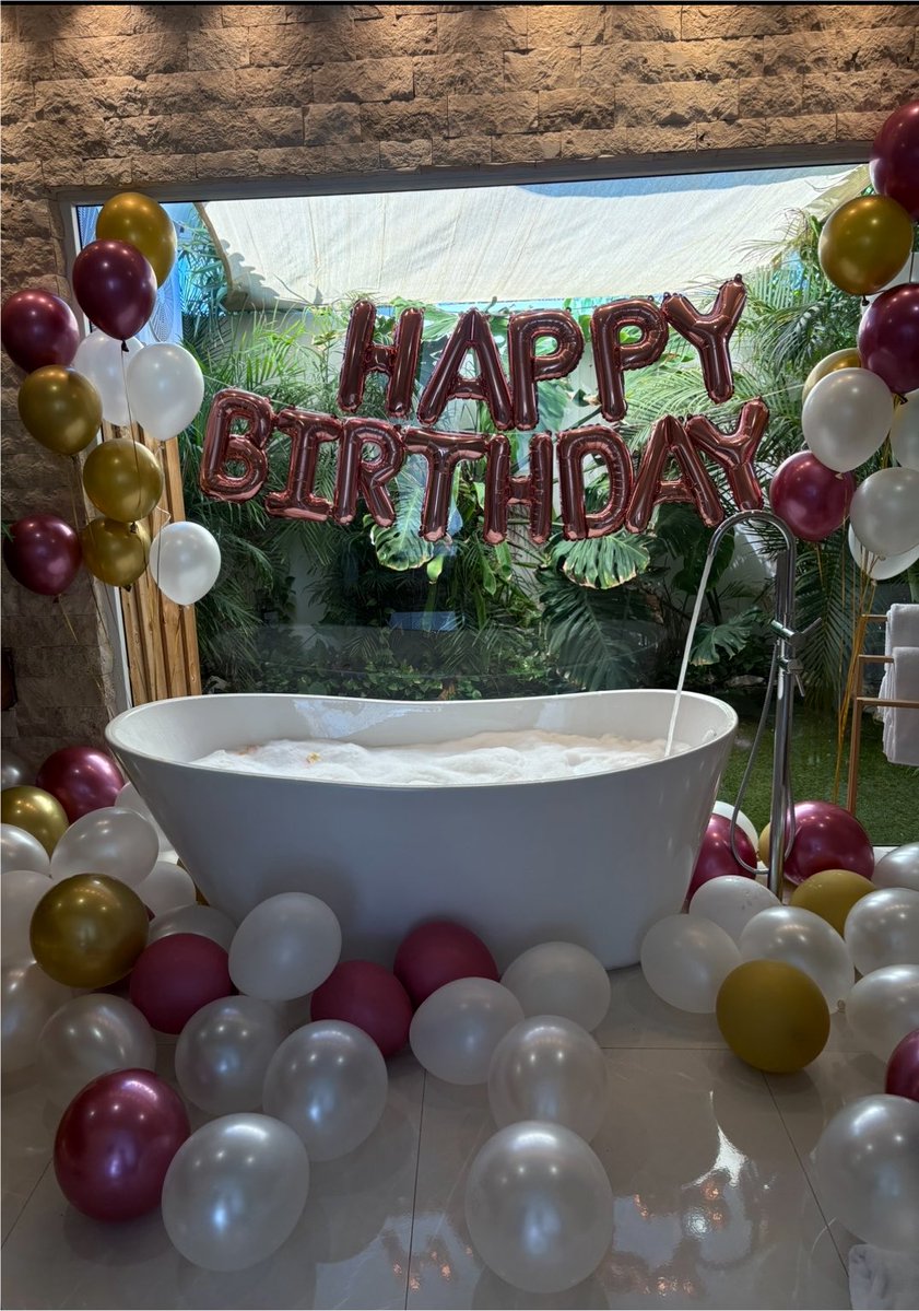 thereallilkayla's tweet photo. The Birthday 🥂 https://t.co/voJXvDYc8l