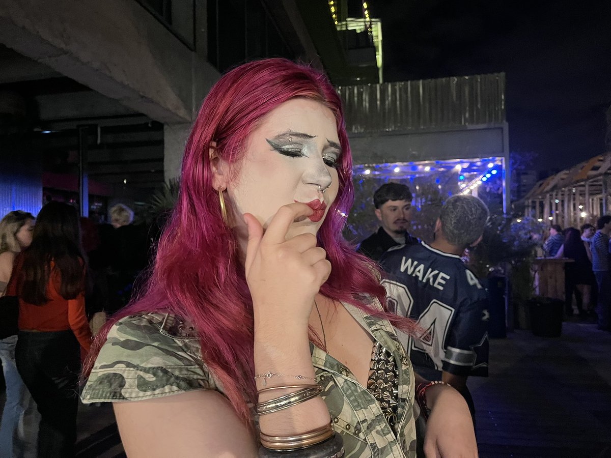 XTRAtefl0n's tweet photo. 🧏‍♀️💋🫦👩‍❤️‍💋‍👩 https://t.co/Sh2SVCYw7A