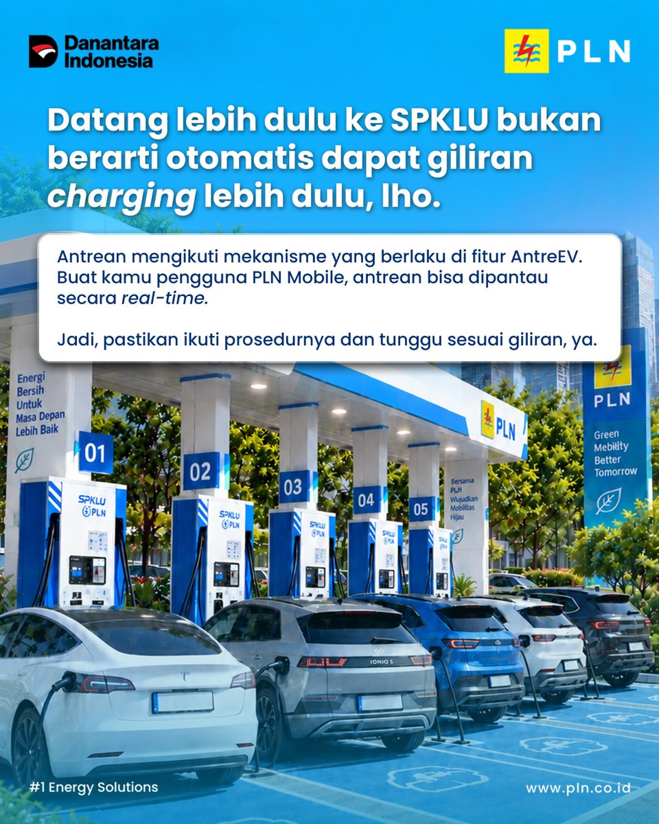 pln_jabar's tweet photo. Biar charging di SPKLU tetap nyaman dan tertib, pastikan mengikuti mekanisme antrean serta tata tertib yang berlaku.

Cek antrean secara real-time lewat fitur AntreEV di PLN Mobile, datang tepat saat giliranmu, dan segera pindahkan kendaraan setelah charging selesai. https://t.co/GLoOHWvz6P