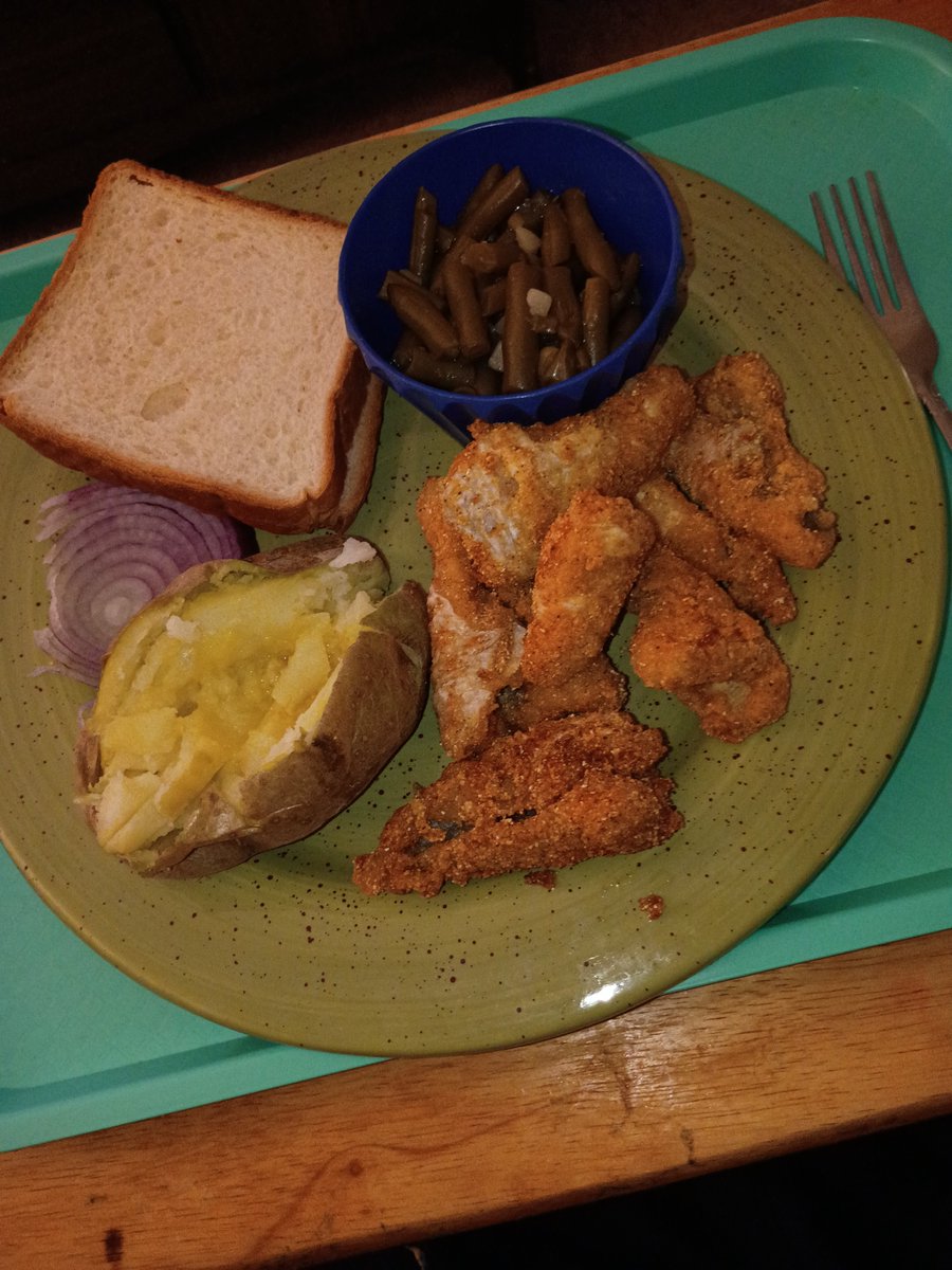 TeddyKoolz81's tweet photo. My mom cooked this for me today.
.
.
.
.
.
#teddykoolz #teddykoolz81 #tedfykoolz1981 #friedfish #greenbeans #potato #bread #onions #food #meal https://t.co/As150BxaoO