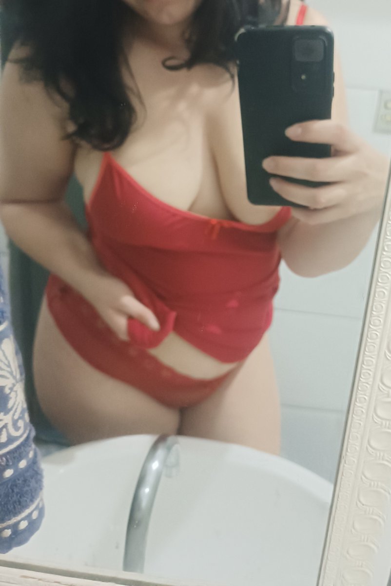 problematicos69's tweet photo. Noite do vermelho 🤩💥 https://t.co/KhqgJrYvou