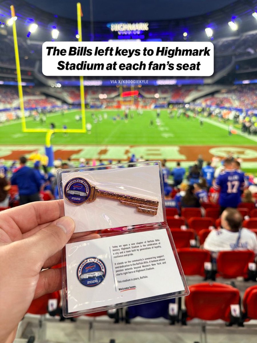 NFLonFOX's tweet photo. “This stadium is yours, Buffalo.” 🥹

(via @KBoogieKyle) https://t.co/pZGuVpEJQv