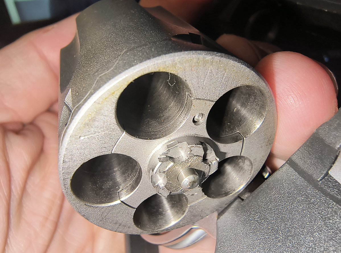 houseofbean's tweet photo. What is going on with my brand new, unfired #Taurus #TaurusUSA 605 Poly from @Academy 
@TaurusUSA https://t.co/8Uhq8C21EE