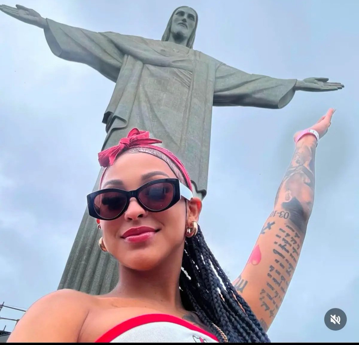 Julito407214138's tweet photo. Espero que después de su gira en EUROPA sé de un viaje cómo antes que no tenga que ver con trabajo 🥹💜
#elmanicomio https://t.co/1cCQbRDnmn