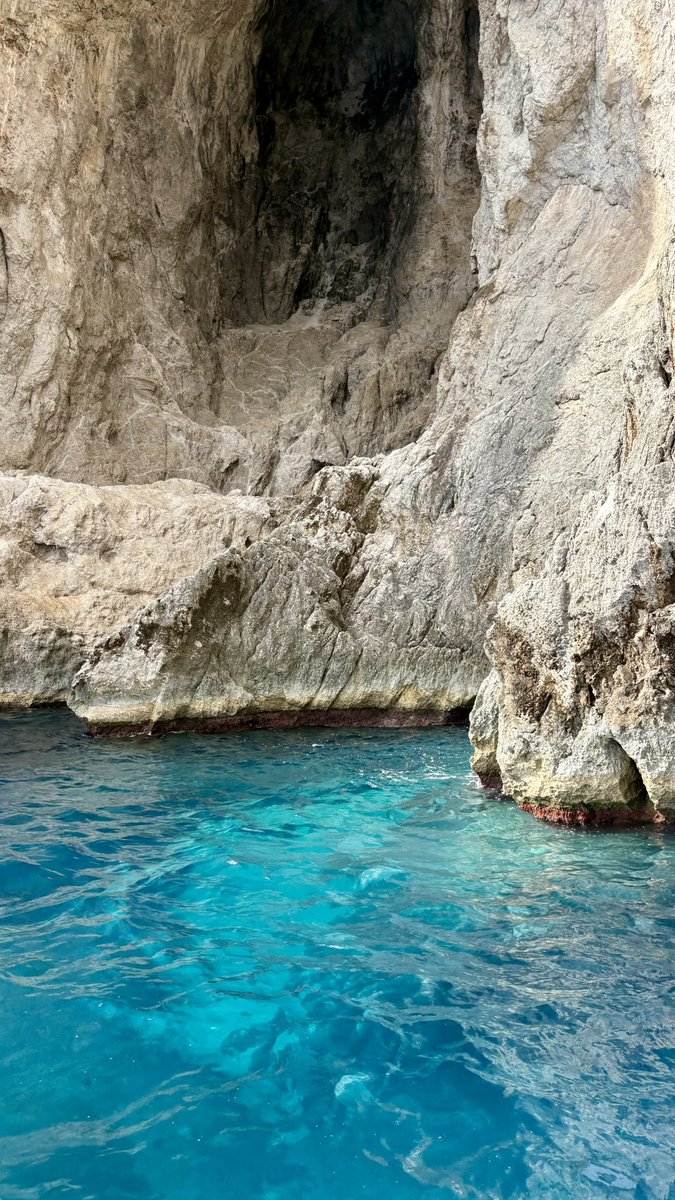 andyramirezsoto's tweet photo. Italia - isla capri 🩵 https://t.co/GiTuEZahw8