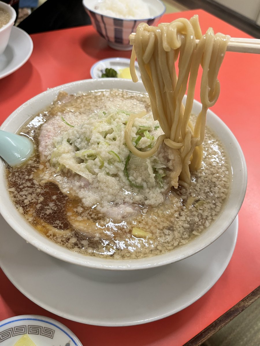 seaburaniboshi's tweet photo. お昼は安福亭神田店さんへ🍜
燕背脂ラーメンの王道👑自分的にトップに君臨！
老麺 大油 半白飯
美味かった！ご馳走様でした🙏 https://t.co/hBw2xPqGXj
