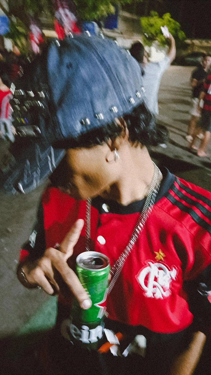 _osrevoiac's tweet photo. Ainda bem que eu sou Flamengo
Mesmo quando ele não vai bem
Algo me diz em rubro-negro
Que sofrimento leva além
Não existe amor sem medo
Boa noite https://t.co/tPN70Csvg9