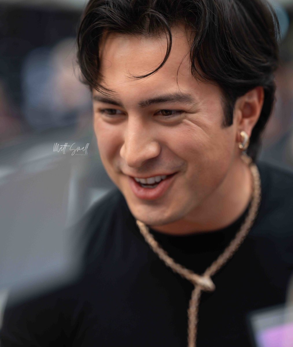 hudsonwupdates's tweet photo. The most beautiful Hudson Williams arriving at TIFF earlier today! 🩷

(via mattsmallphotography) https://t.co/yoMGMRBk8a