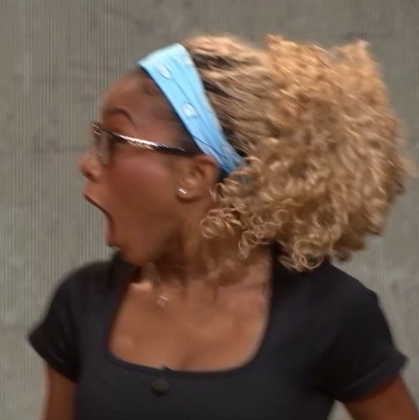 TheBigBroTea's tweet photo. Taylor was GAGGED when Melody won that block buster 😂 #bb28 https://t.co/Gk3jRZsjr2