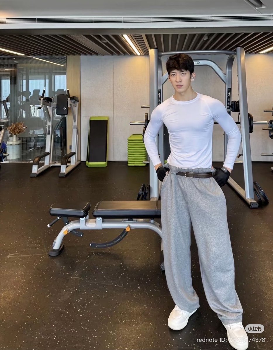 linyizhouye's tweet photo. 🍷 เข้าใจบอสลุคทุกอย่างค่ะ
🍑 เข้าใจเถาเถาทุกอย่างค่ะ 

#ฤดูใหม่นี้มีเพียงสองเรา
#TheEarlySpring https://t.co/L3WuLi2BRp
