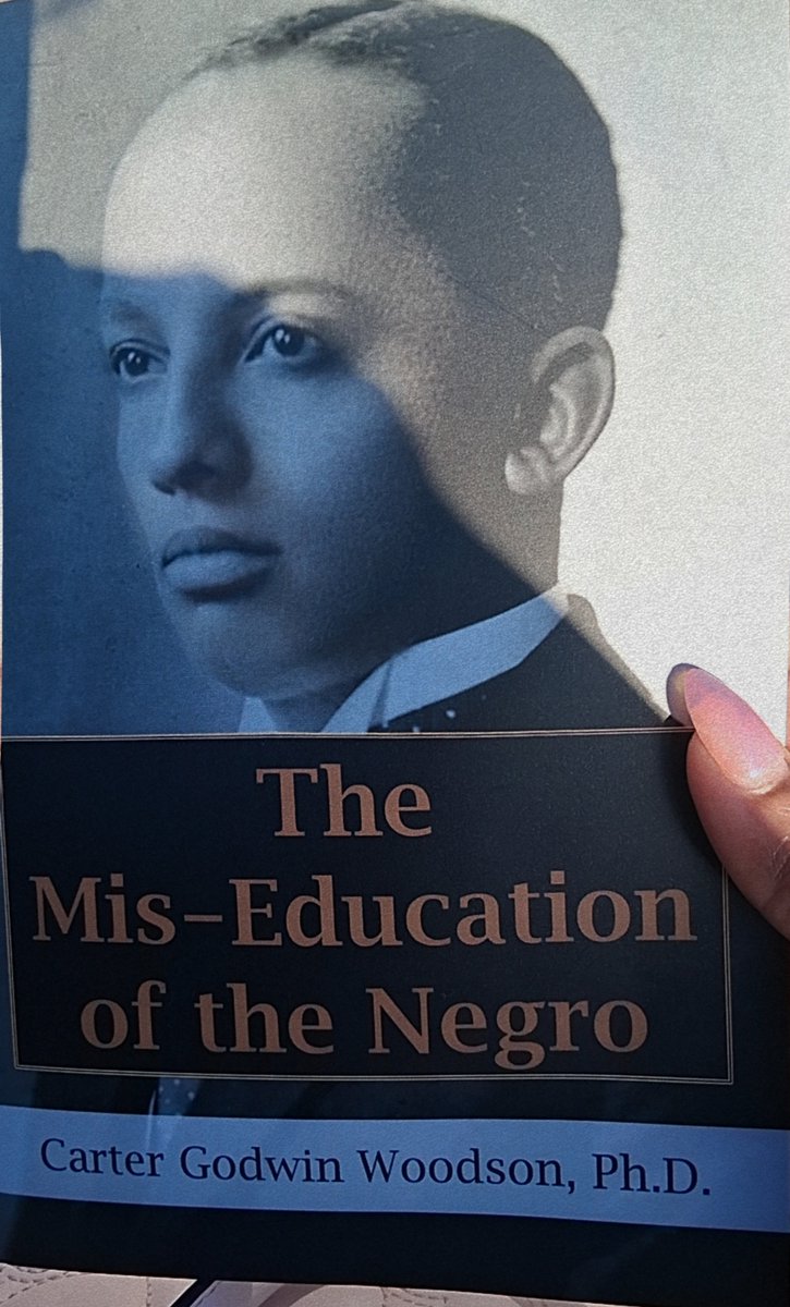 Mama_M0t0's tweet photo. Im not even 10pages in and he done ate up 95% of Twitter niggas  😭🥴✨️🔥😅🗣 https://t.co/bpzQDggojC