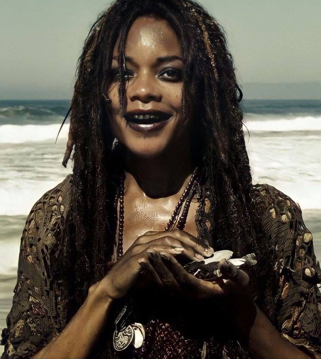 solisolsoli's tweet photo. See why the sea stays at her back · Naomie Harris https://t.co/EyzfEBsziz