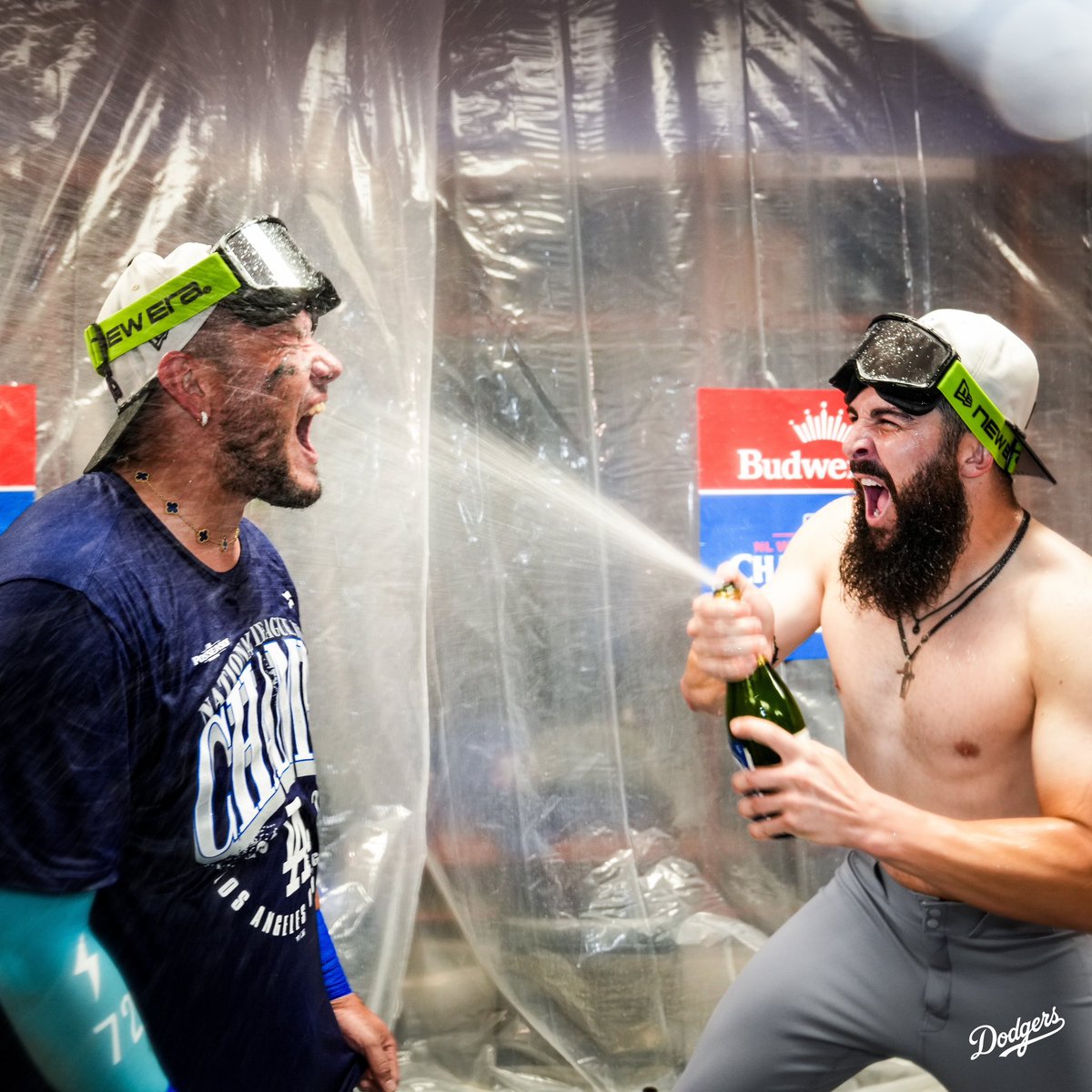 Dodgers's tweet photo. 🍾🍾🍾 https://t.co/0R8Cya21Hj