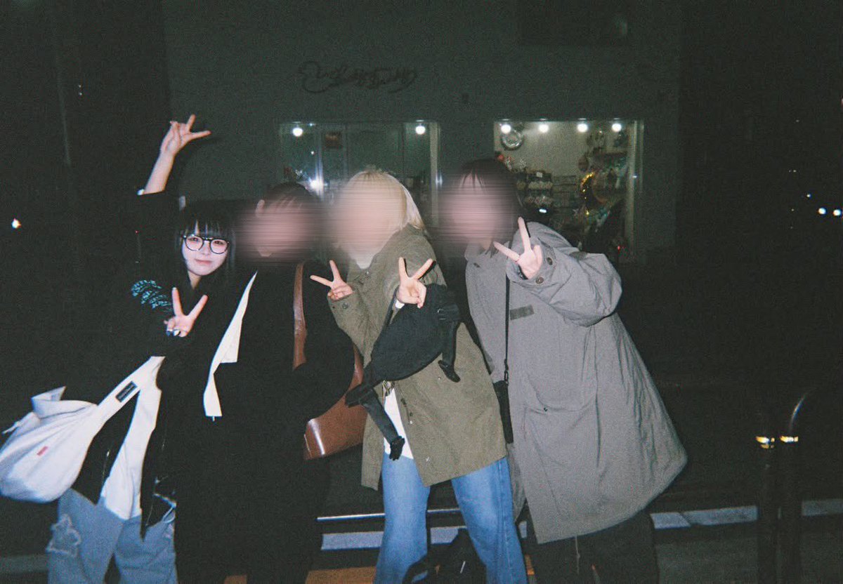 2il8li's tweet photo. 大好きな人達と観たなによりも大好きなバンドのラストライブの日の写真もらったよ https://t.co/sBqhcZKUe4