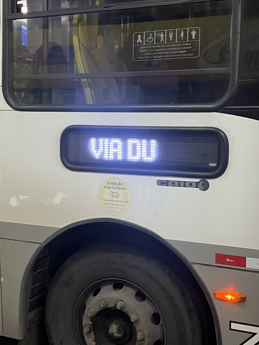 luckysevenclub's tweet photo. cheguei no ponto e meu ônibus tava me aguardando assim eu ainda n to crendo no q meus olhos viram https://t.co/mQQN4wNnwP