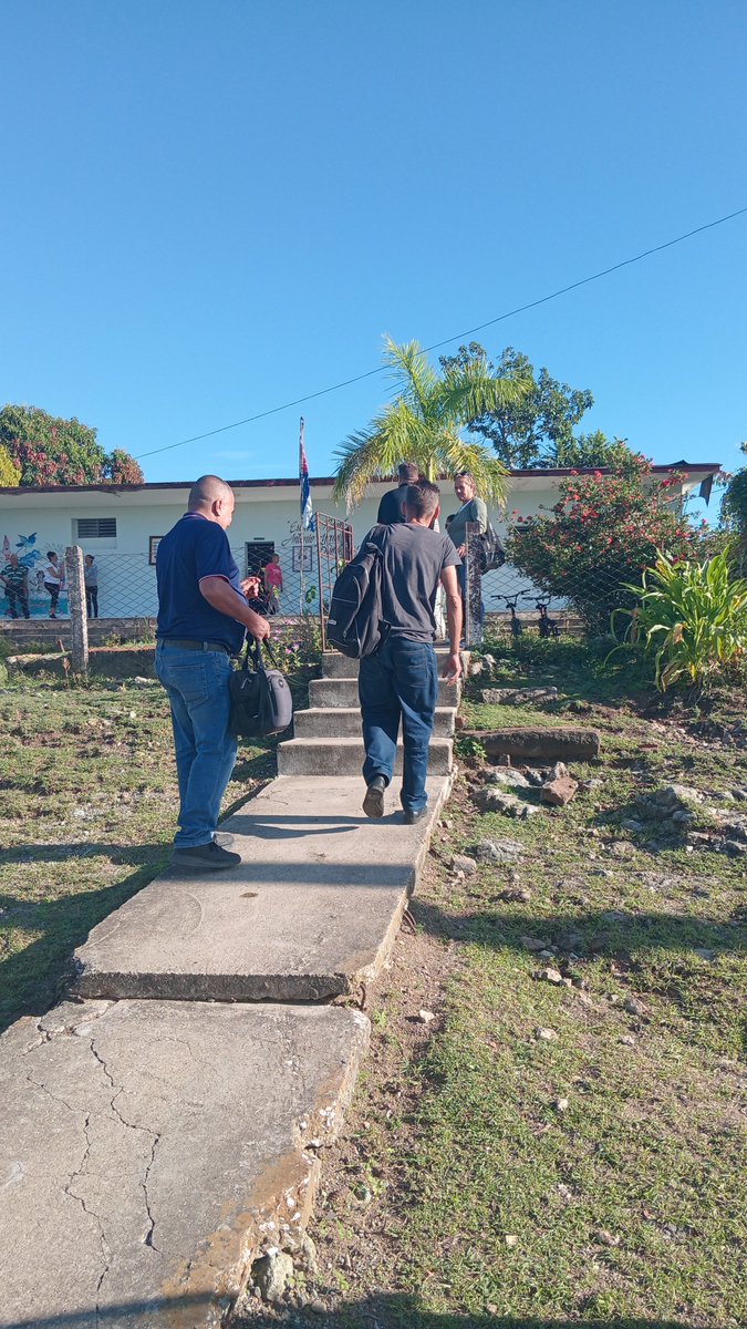 Inspeccdgeplac's tweet photo. Visita a la Zona educativa De Miller  #estamañana por el equipo metodologico De la  #dgeducacionplacetas. #CubaMined #CubaViveyTrabaja. https://t.co/cj2EuqLsMM