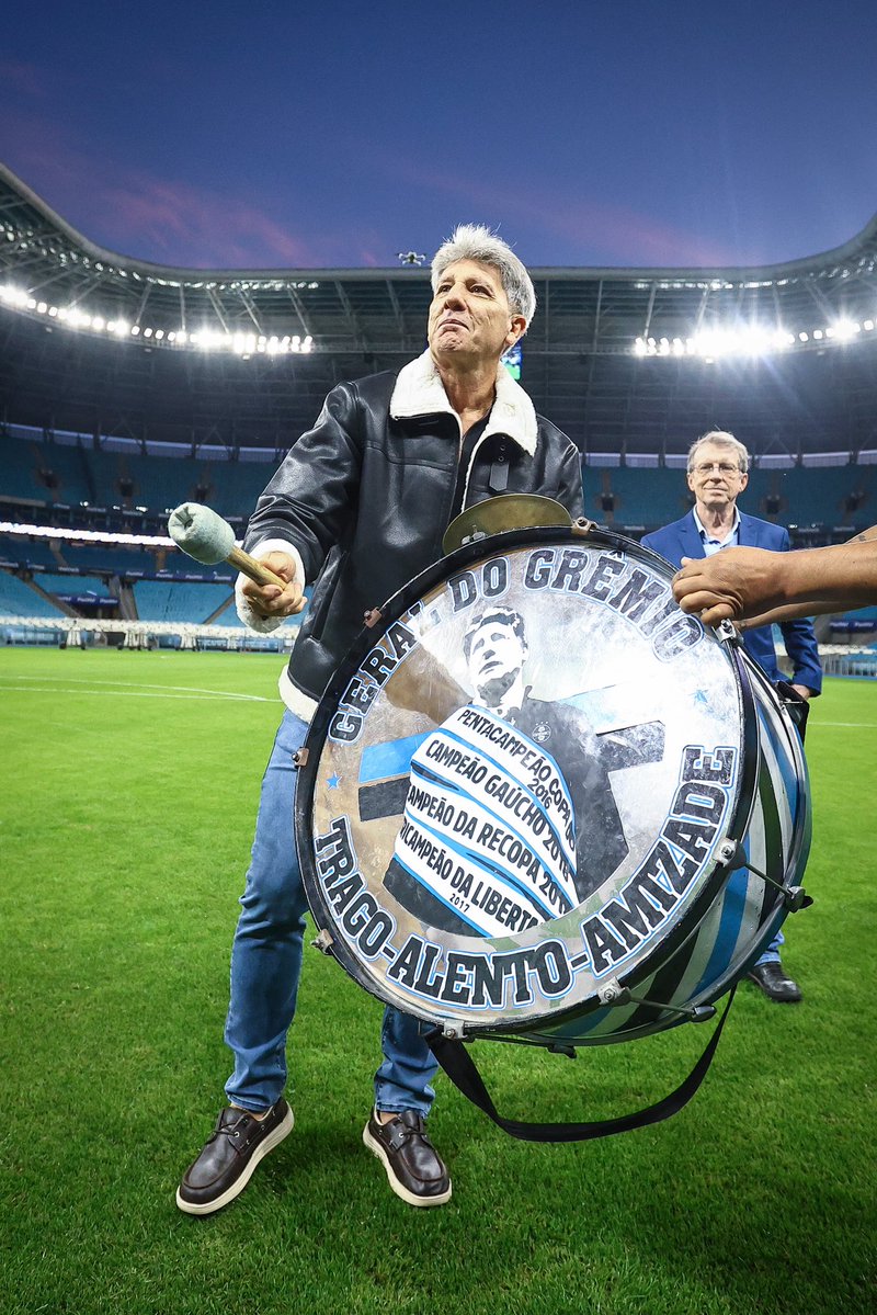 Gremio's tweet photo. ABSOLUTE CINEMA 🇪🇪🤷🏻

📸 Cliques de: Lucas Uebel | Grêmio FBPA https://t.co/cOKIRIy5Bq
