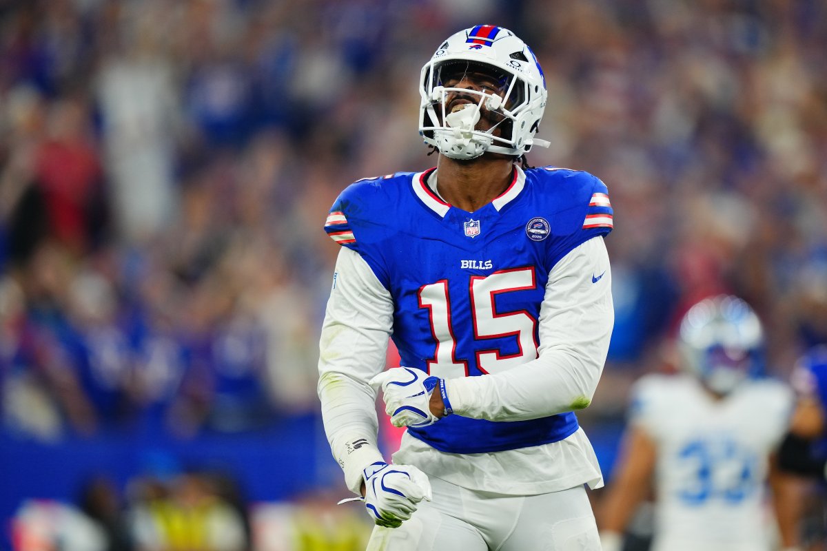 BuffaloBillsPR's tweet photo. Greg Rousseau has four sacks this season, marking the most sacks by a Bill in the team's first two games since Mario Williams had 4.5 sacks in 2013. https://t.co/KxTGn5n665