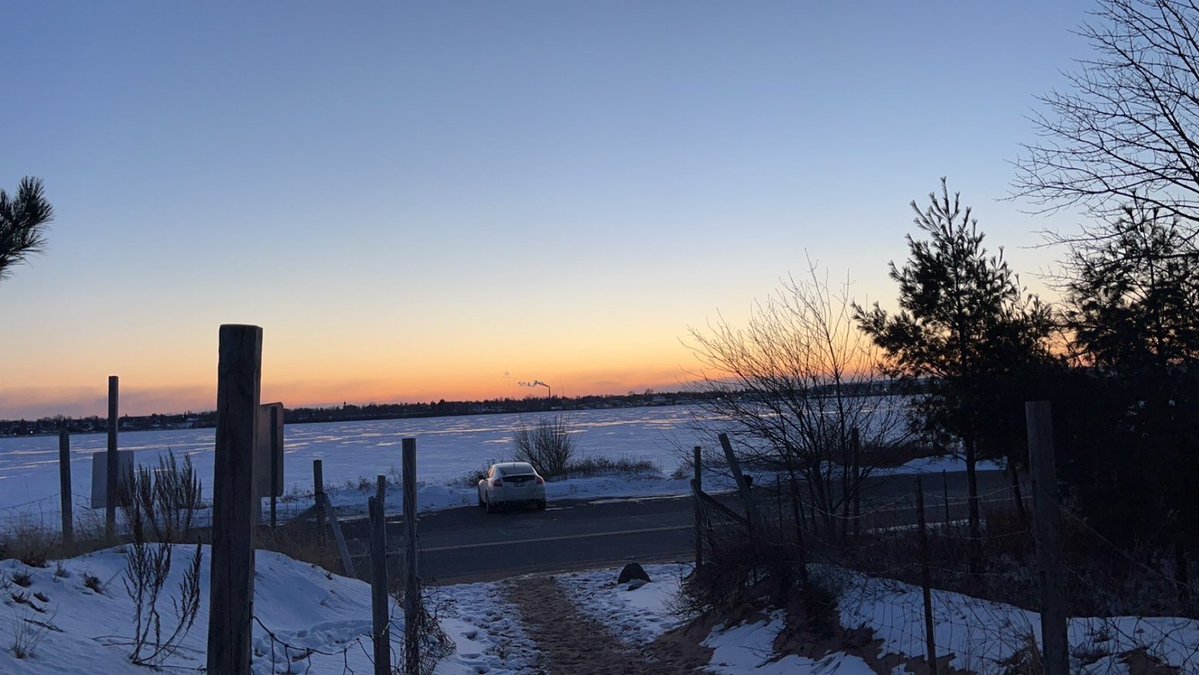 _bwehh's tweet photo. The longer I stay in my hometown the more likely I am to kill myself lol 

Anyways pretty photo from when I wasn’t here https://t.co/zLjW2rcrW3