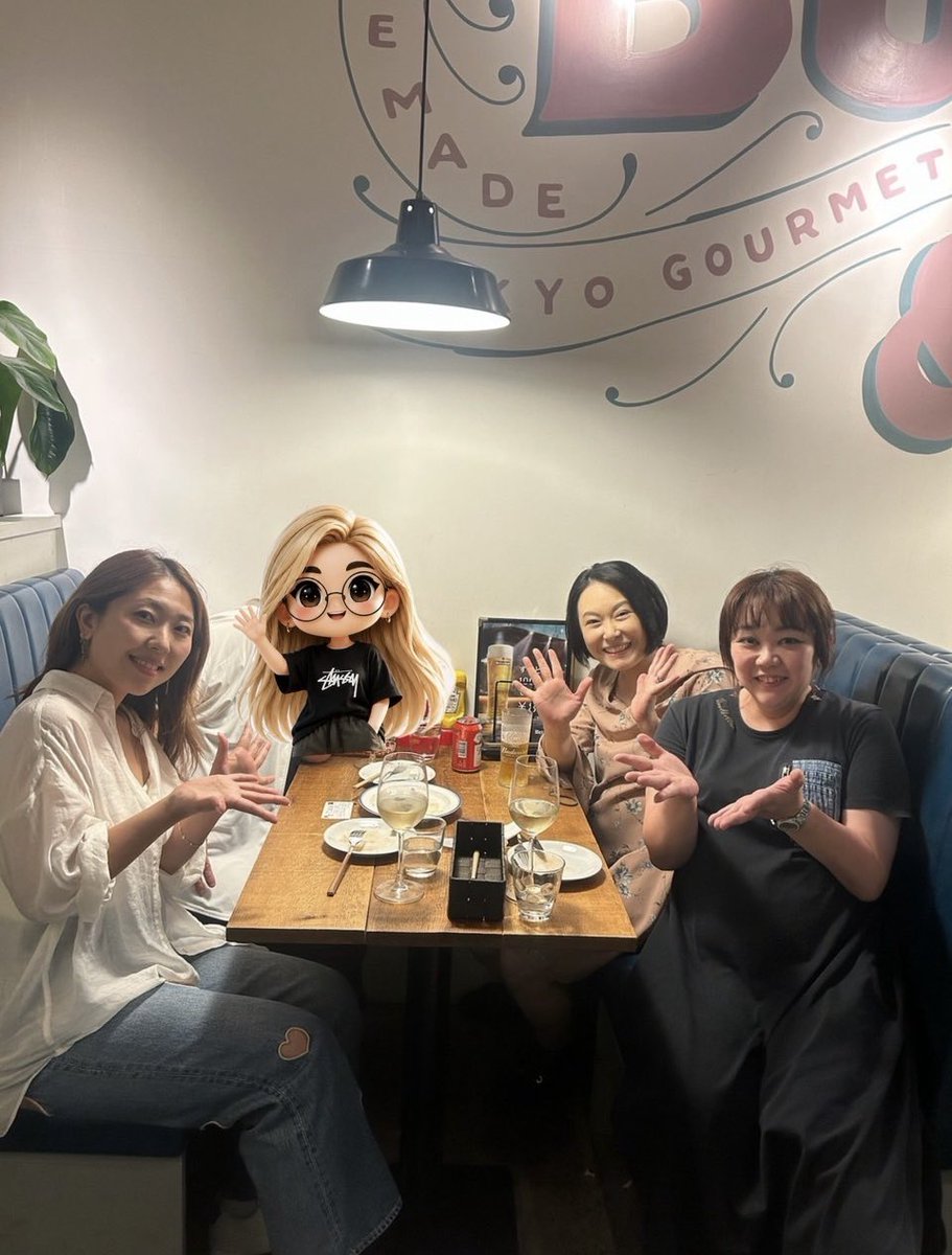 mizukiakiaki's tweet photo. 昨日は池袋で女子会🍷✨
カルーア啓子さん、森川愛さん
Kokoさんと楽しい時間を☺️
私はアボカドバーガー🍔🥑を
オーダー😁
その���はK’s BARへ🥂
気づけば終電ギリギリまでお喋り😂

楽しい夜でした💕

#池袋 #女子会 #水月杏姫 https://t.co/mFEFOngZ84