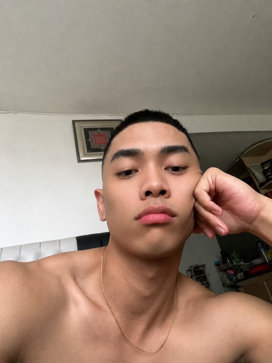 bgkiting's tweet photo. Face vs Body, drop yours!
me: https://t.co/yc2s8iFF7r