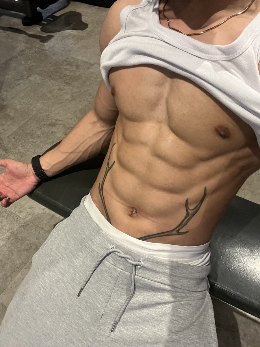 bgkiting's tweet photo. Face vs Body, drop yours!
me: https://t.co/yc2s8iFF7r