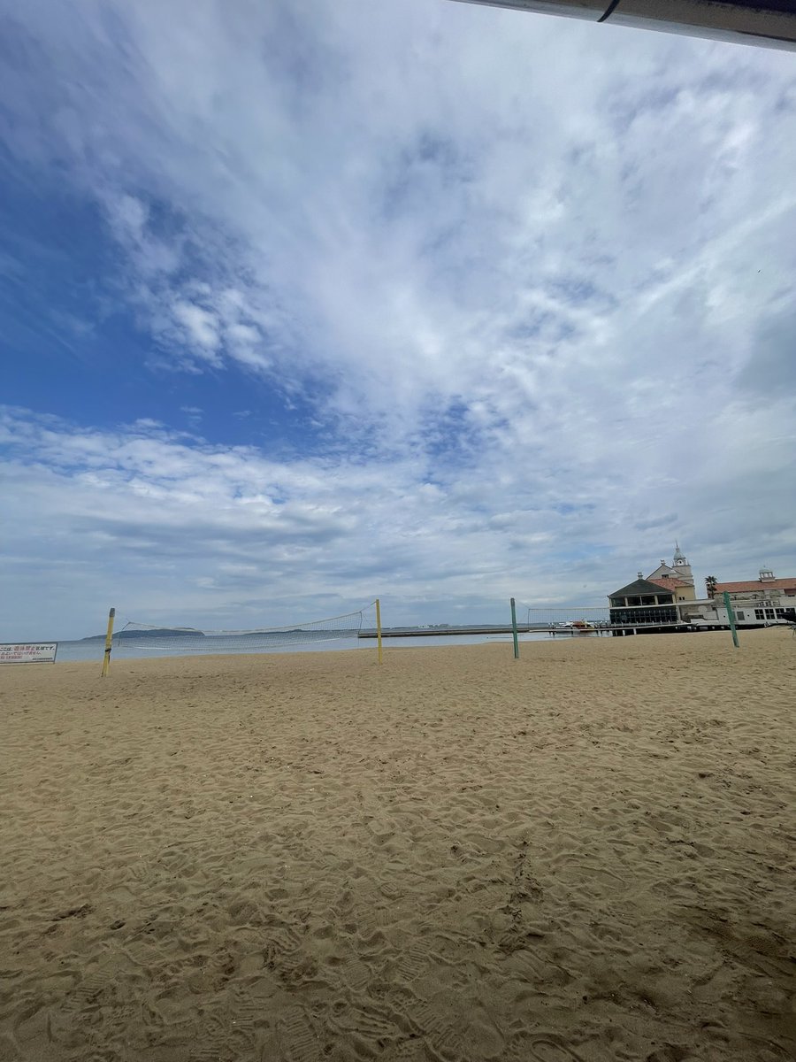 saygoodbye0331's tweet photo. 補佐業務。
2限からだったのを忘れてたので移動して海浜公園で本を読む。 https://t.co/2Hp3ZXAwE9