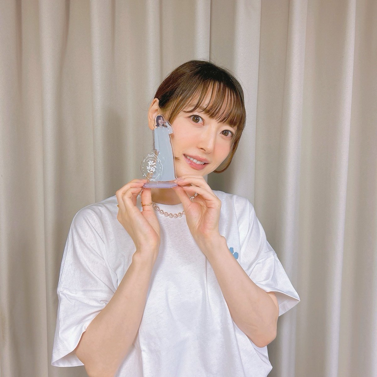 hanazawa_staff's tweet photo. HANAZAWA KANA Live 2026 “Clematis”
グッズの事後通販今夜20時からです☺️✨
いい感じの品が揃っていますので、ご検討よろしくお願いします！！！ https://t.co/De8HH6FyJg